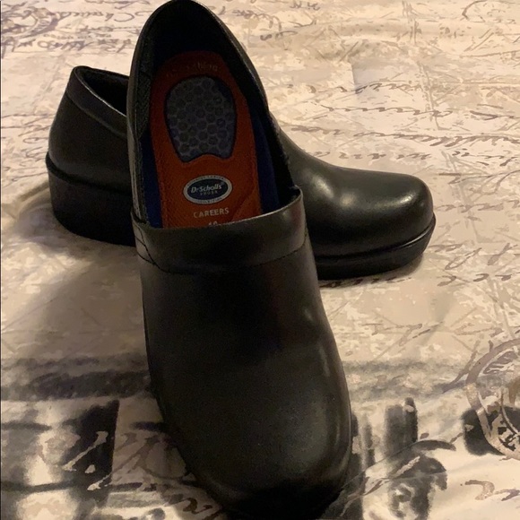 dr scholl's slip resistant shoes